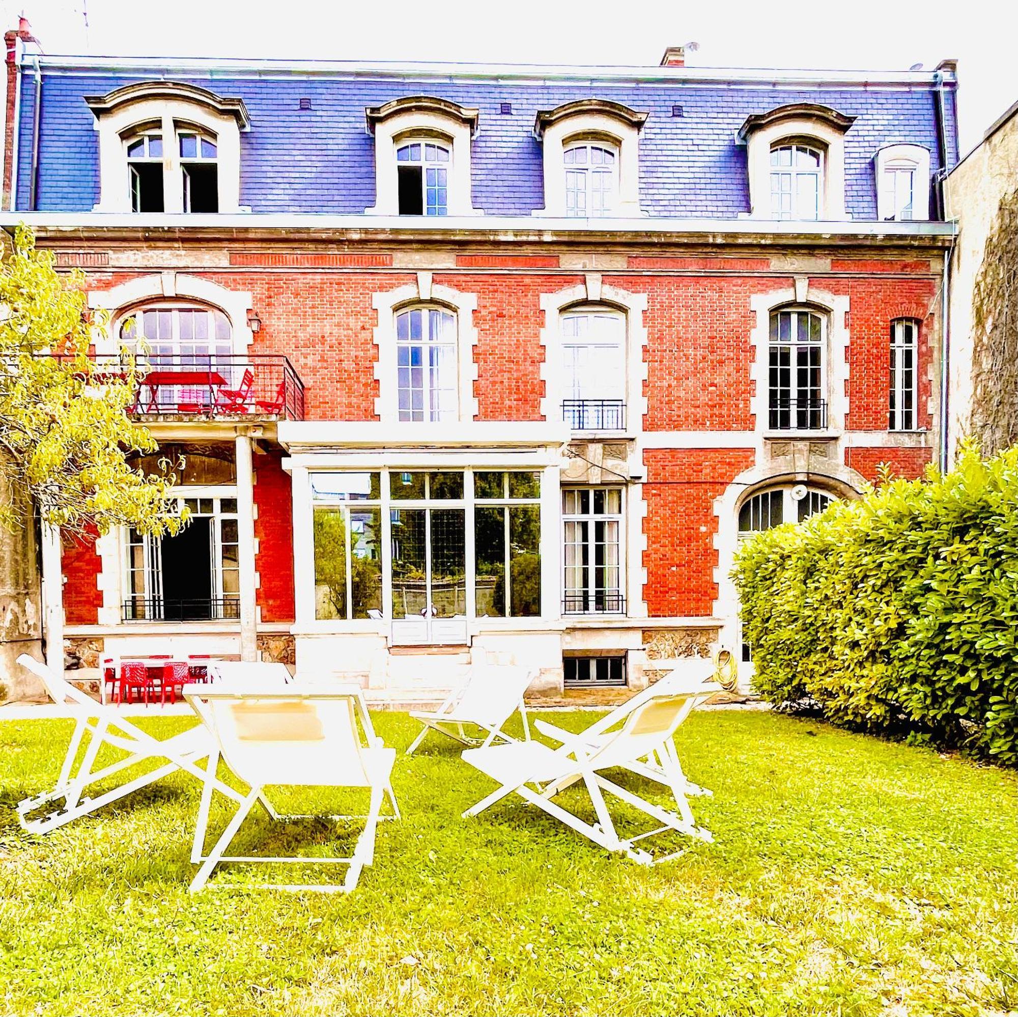 The Gorgeous Hyper Center Private Garden Apartment Reims Exterior photo